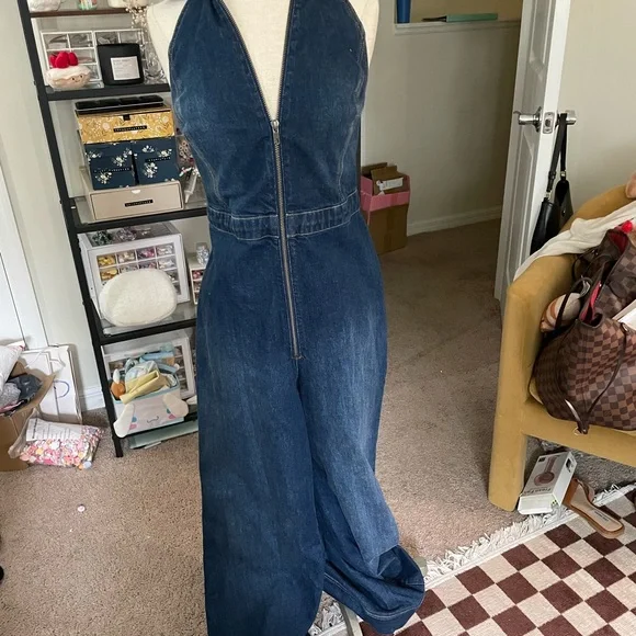 Alice + Olivia Jersey-trimmed Stretch-denim Halterneck Jumpsuit - Mid denim - Picture 4 of 13
